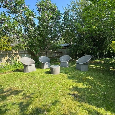 Surbiton Home With Free Parkings, Surbiton, Kingston Upon Thames, Surrey, Greater London Uk Extérieur photo