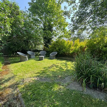 Surbiton Home With Free Parkings, Surbiton, Kingston Upon Thames, Surrey, Greater London Uk Extérieur photo