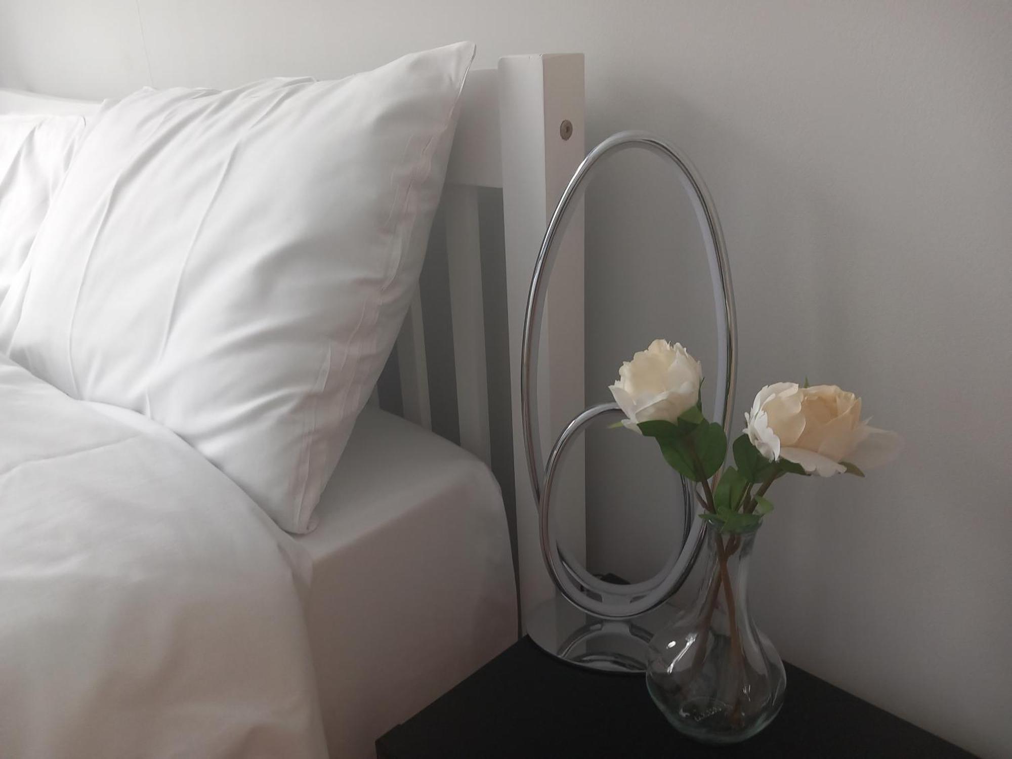 Surbiton Home With Free Parkings, Surbiton, Kingston Upon Thames, Surrey, Greater London Uk Extérieur photo